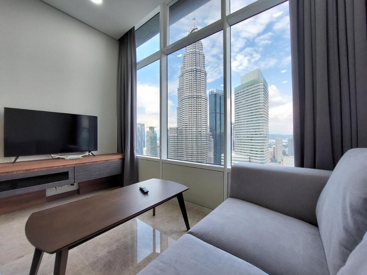Sky Suites With Klcc Twin Tower View By Irent365 Kuala Lumpur Oda fotoğraf